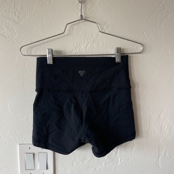 Aritzia TNA Action Black Bike Shorts Size Small - Short Inseam - Picture 2 of 5